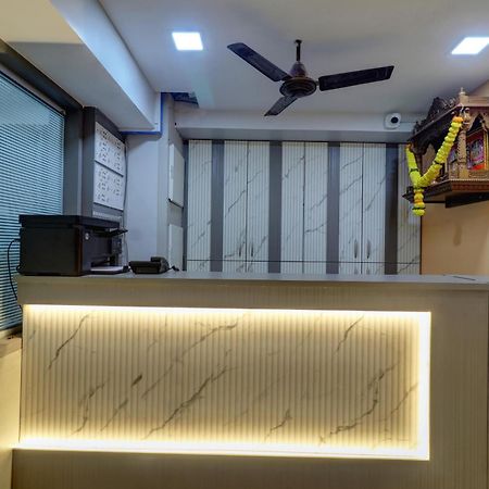 Sai Nidhi Residency Hotel Nova Bombaim Exterior foto