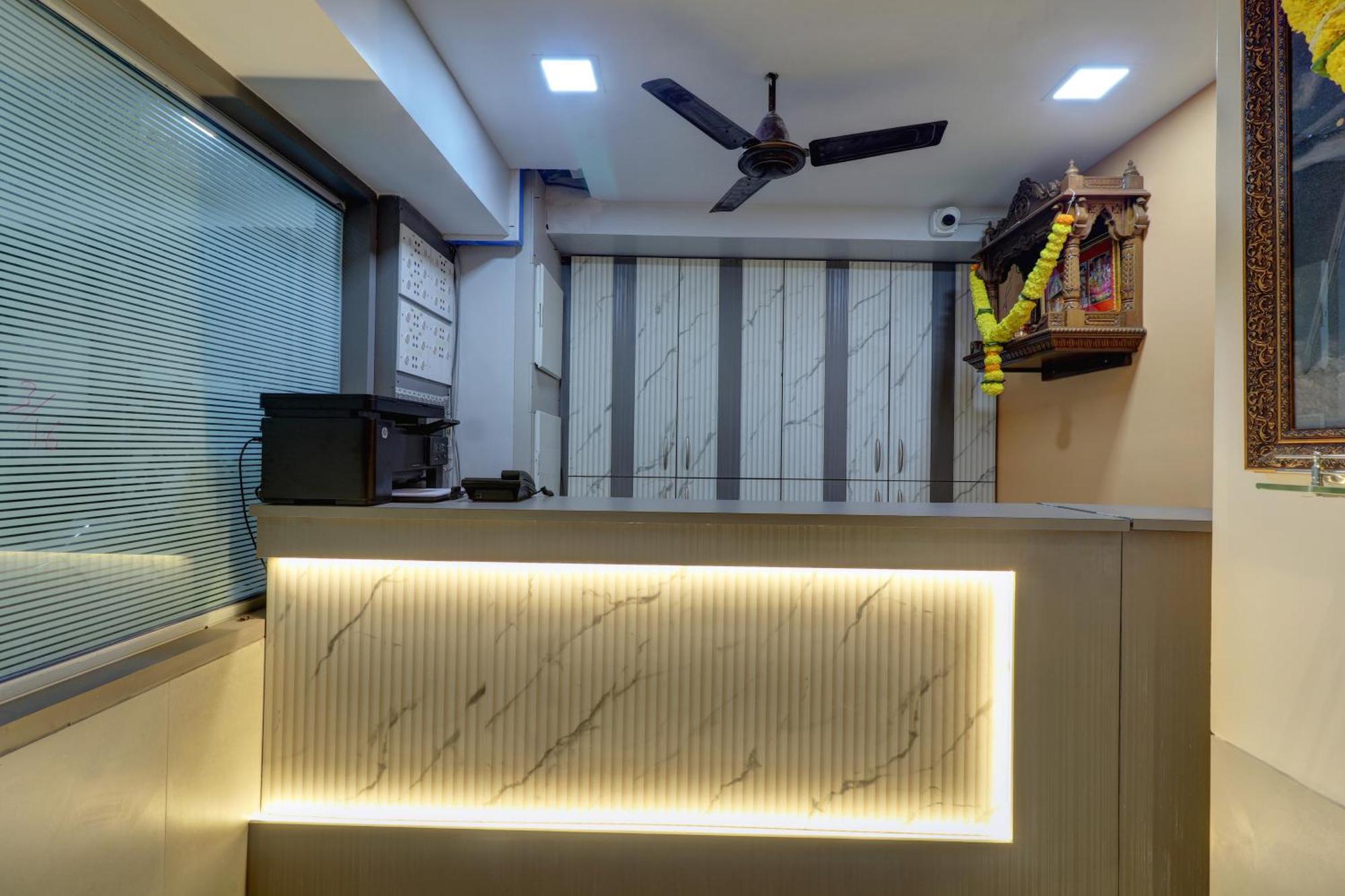 Sai Nidhi Residency Hotel Nova Bombaim Exterior foto