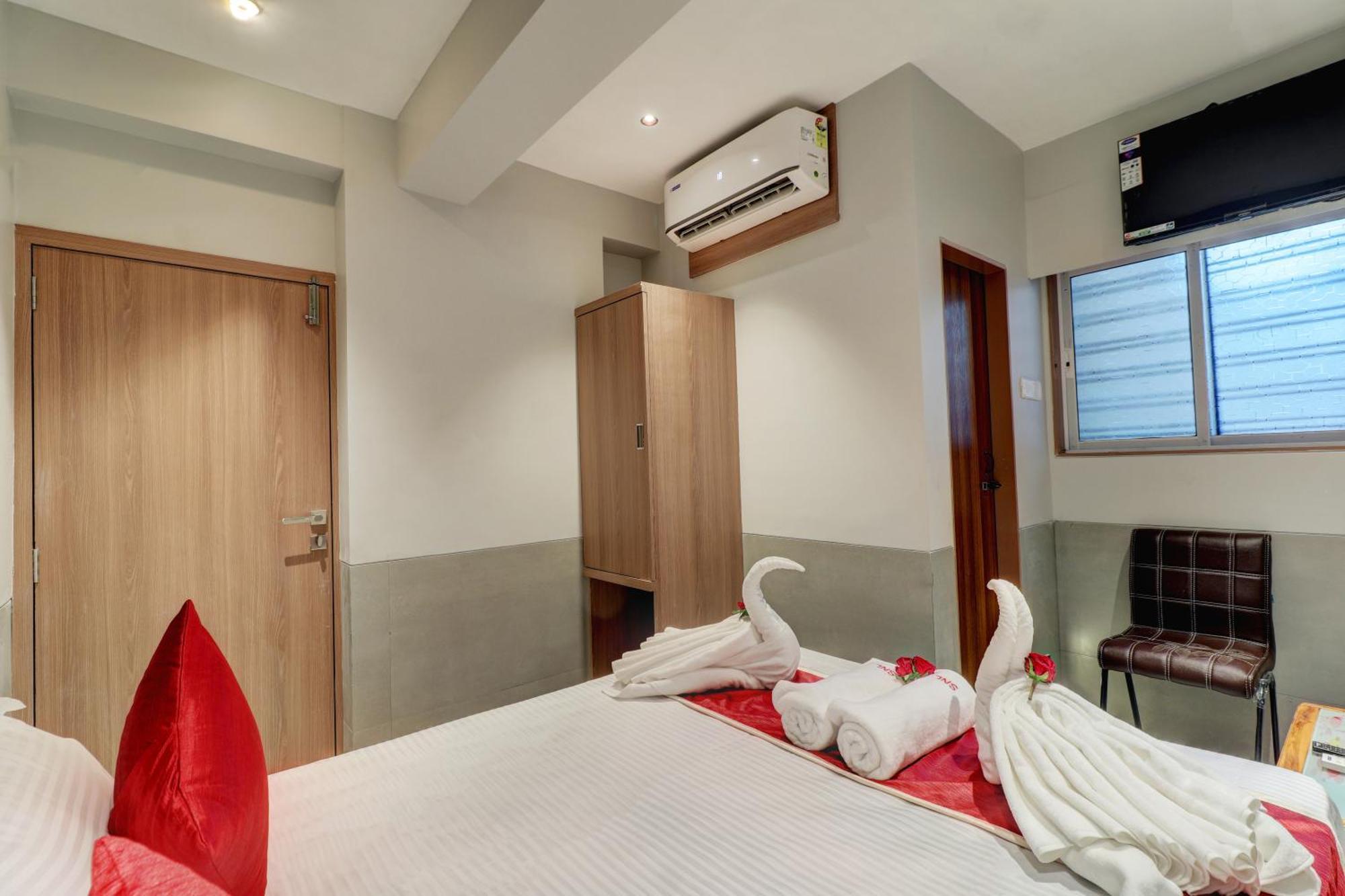 Sai Nidhi Residency Hotel Nova Bombaim Exterior foto