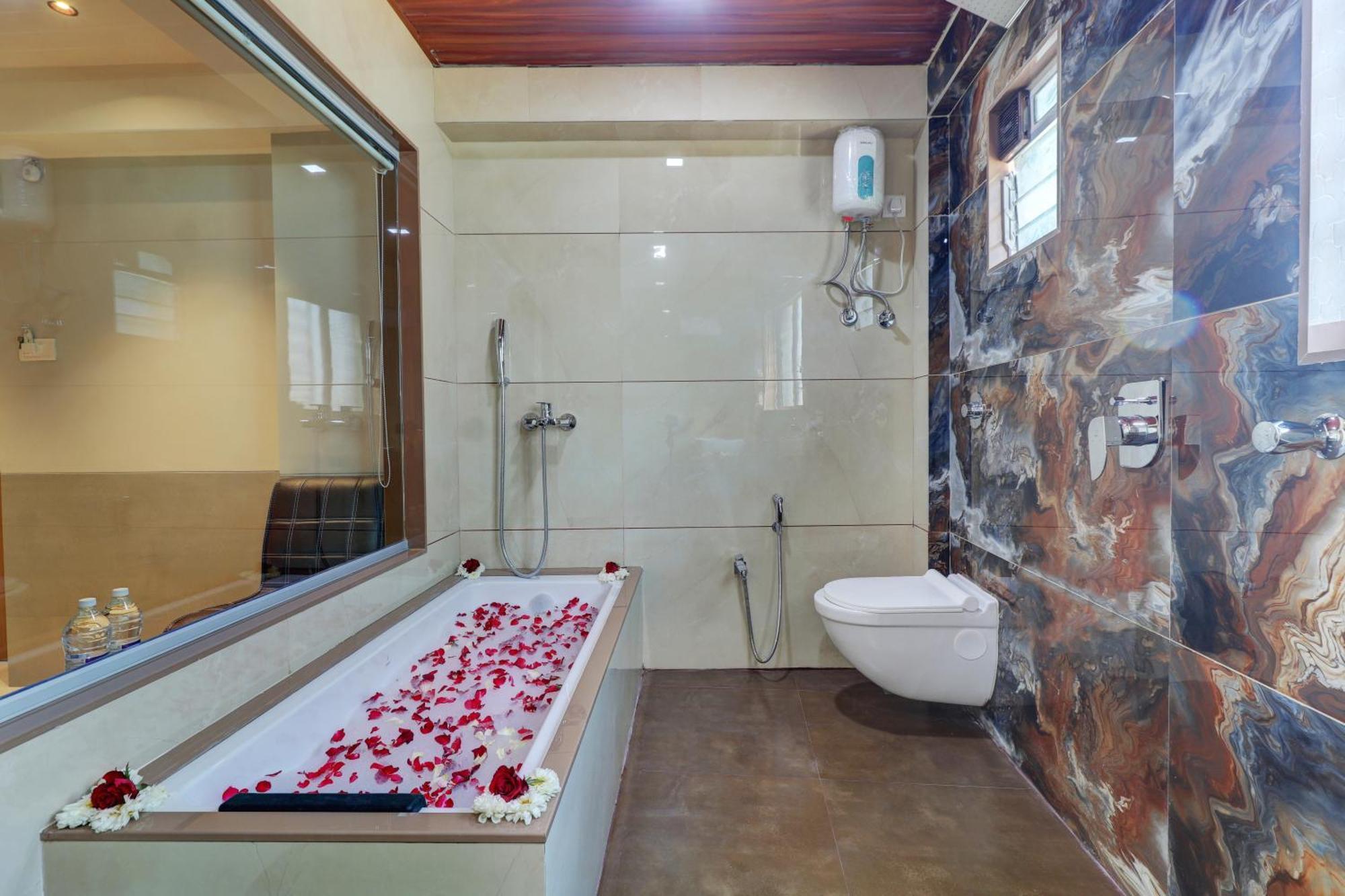 Sai Nidhi Residency Hotel Nova Bombaim Exterior foto